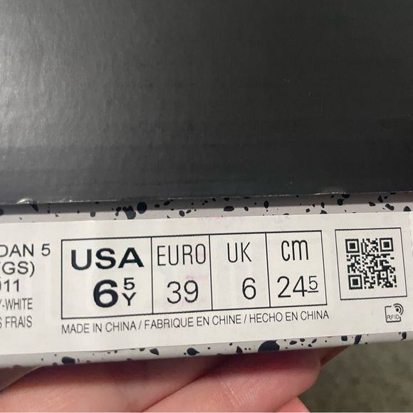 Jordan 5 Retro ‘Oreo’ (2021) (GS) - Picture 2 of 6